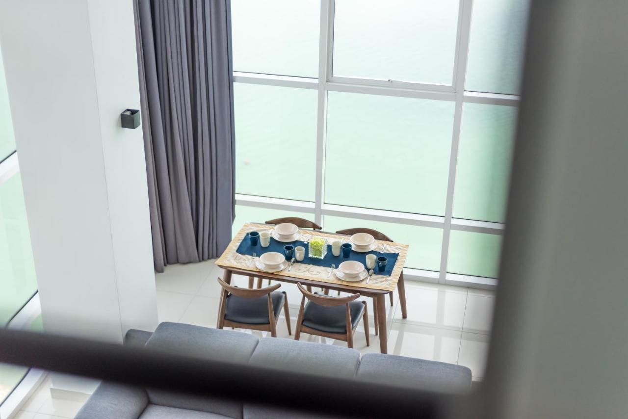 Maritime Penthouse Suite By The Sea George Town Exterior foto